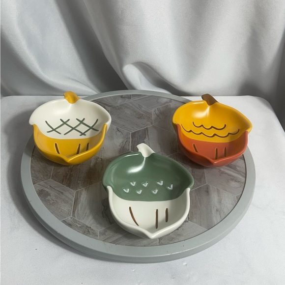 Hallmark Set of Autumn Acorn Shaped Ceramic Stacking Bowls Dips,Nuts,Candy, Dish - Picture 1 of 7
